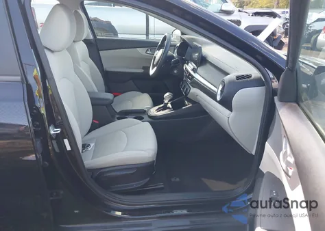 2022 Kia Forte Lxs z USA, uszkodzony, nr VIN 3KPF24AD5NE438783